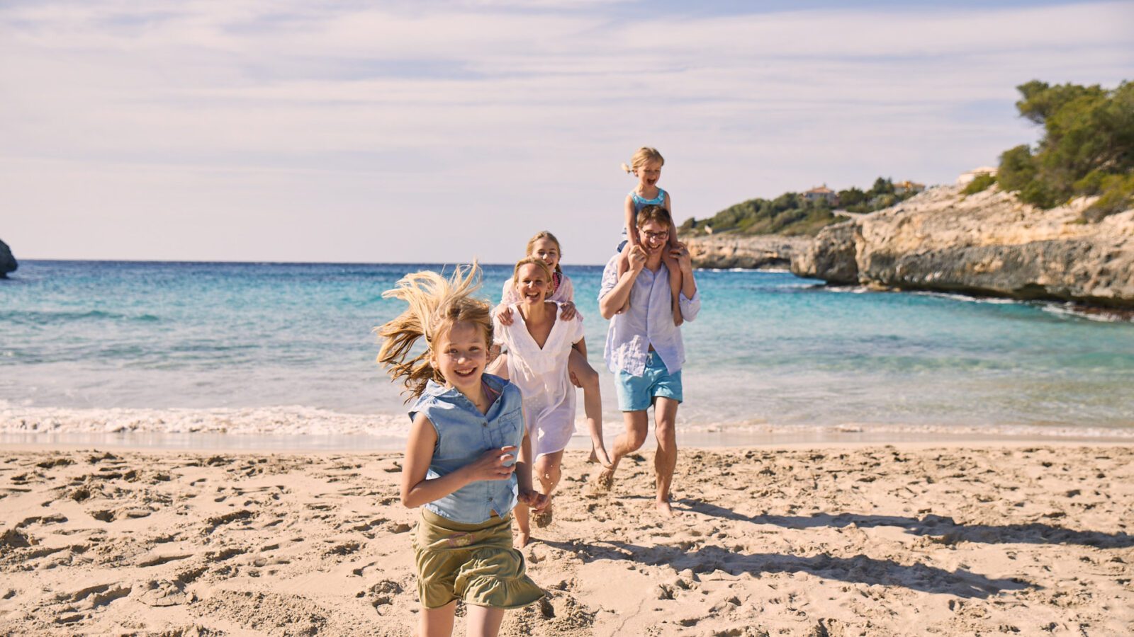 PMI60001_BFCM_Beach_651_small